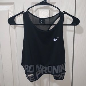 Nike pro cropped tank